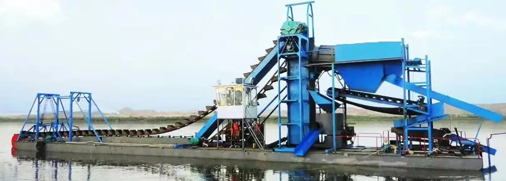 Mud/Sand alluvial/gold mining or gold dredging equipment with wheel on dry land