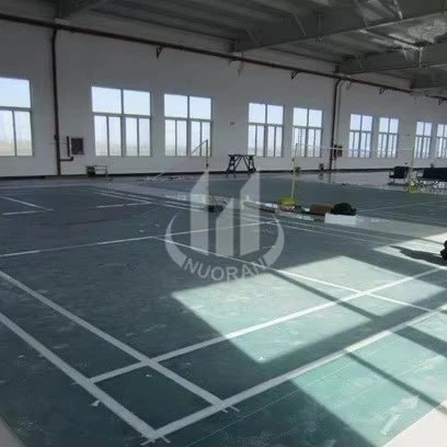 Factory direct supply competitive prices of durable hot - selling  lightweight  2-5 mm thickness  PVC Roll  Sport flooring