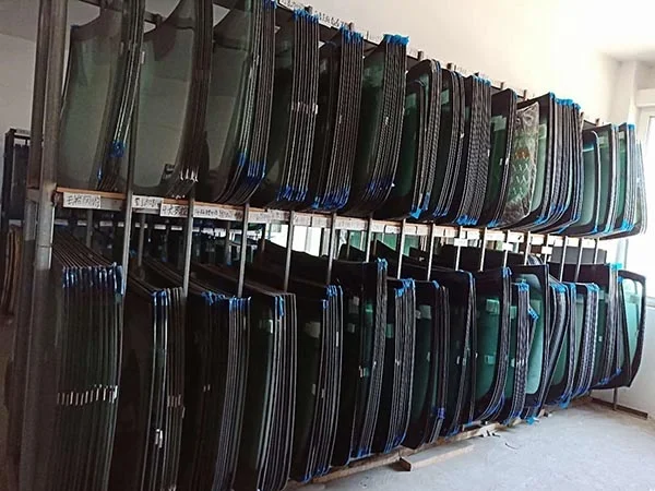 China Factory 2-6mm Clear Automotive Glass Car Window Glass for Car Windshield