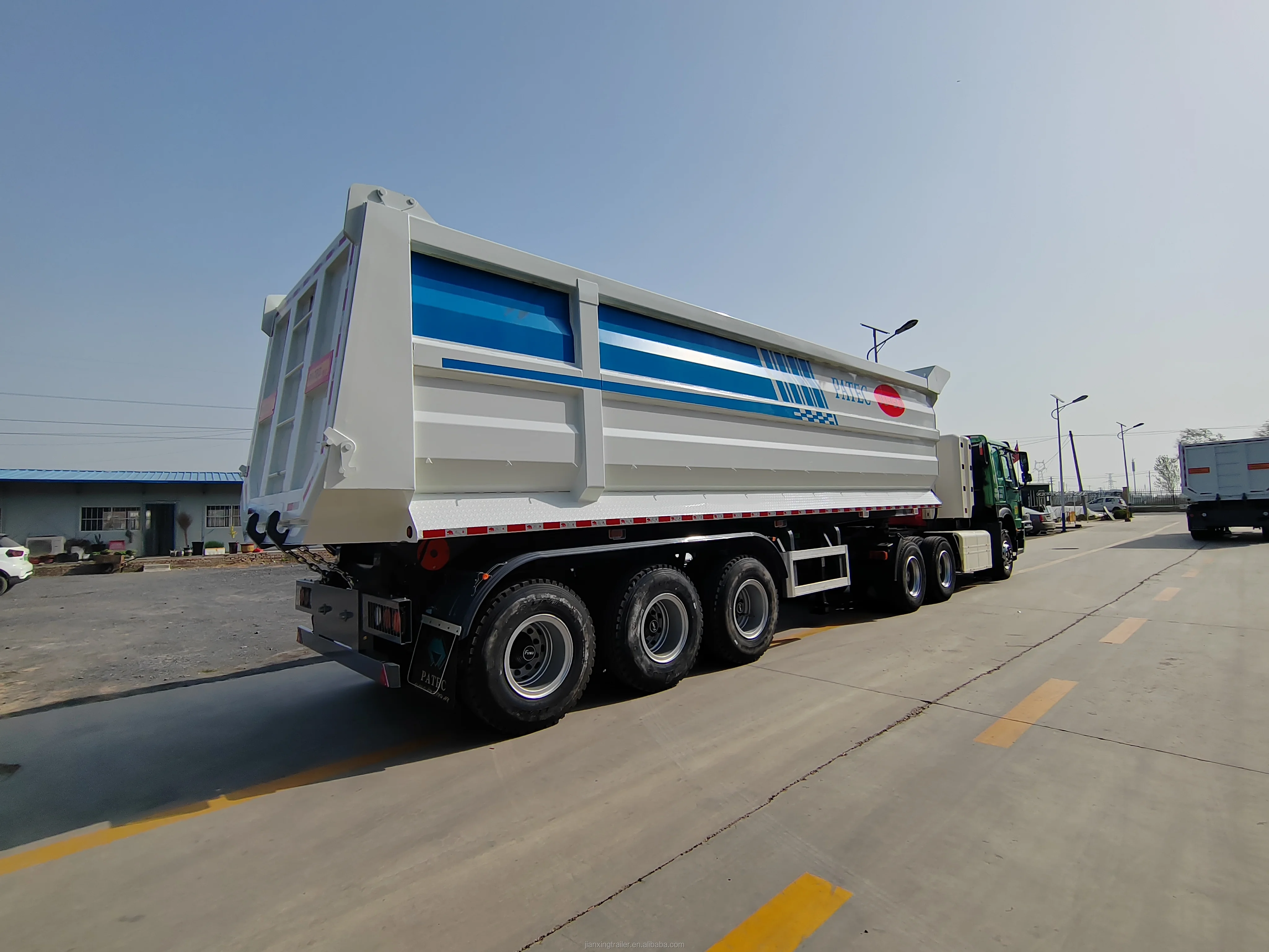 China High Quality Heavy Duty 3 Axis 32cbm Tipper Tipping Semi Trailer With Hydraulic Cylinder for Sale