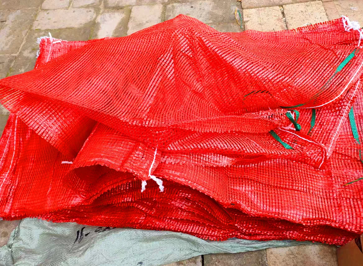 Beautiful color Leno Mesh Bags for vegetable fruit capacity 30kg bag