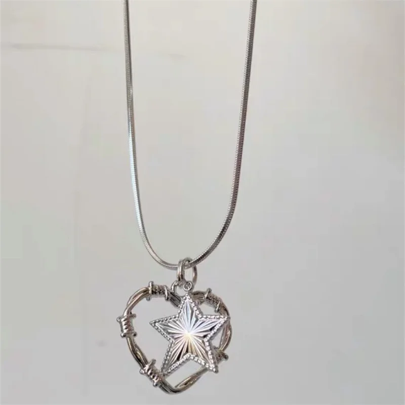 Sweet and Cool Heart Pendant Necklace Ins Fashion Jewelry Retro Simple Y2K Snake Bone Chain Star Choker Necklace