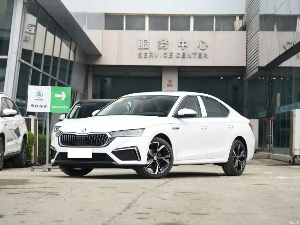 Хэтчбек бензиновые новые автомобили SAIC VW SKODA OCTAVIA 2024 TSI230 DSG Deluxe Edition качественный Подержанный автомобиль