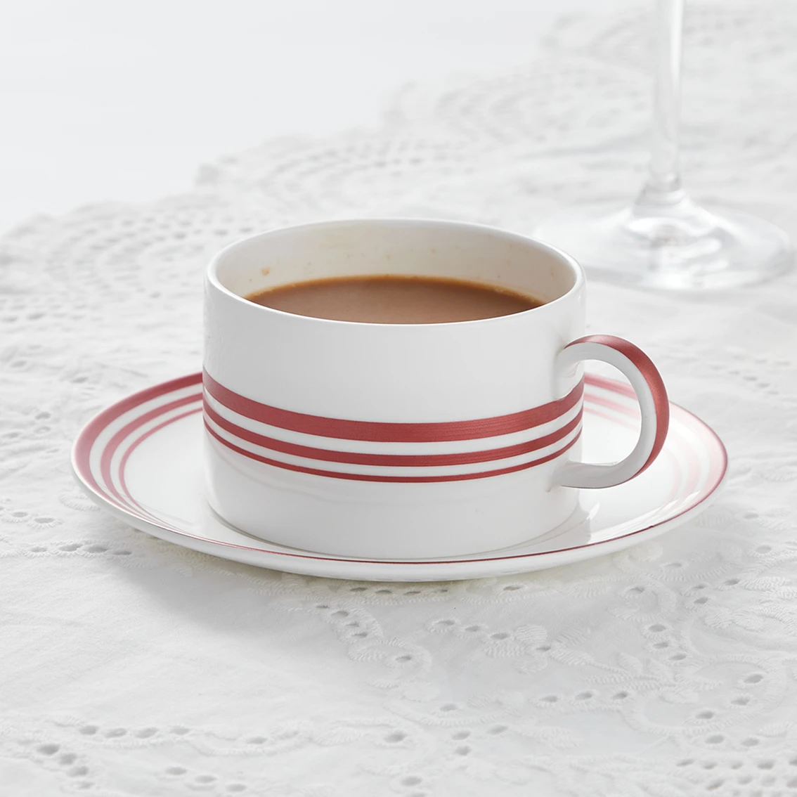 PITO Western Europe Style 250cc Red Color Coffee Cup Saucer Ceramic Bone China Christmas Cup Coffee for Home Office Gifts Set