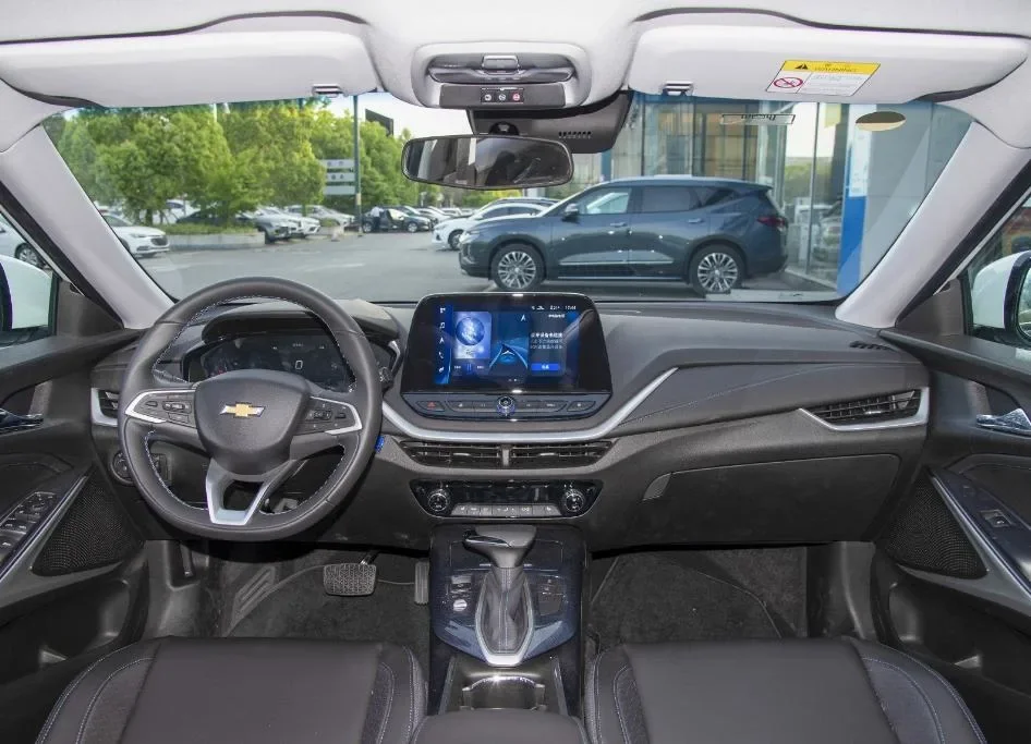 Eco-Friendly High Speed Electric Car with Pure Electric SUV Performance