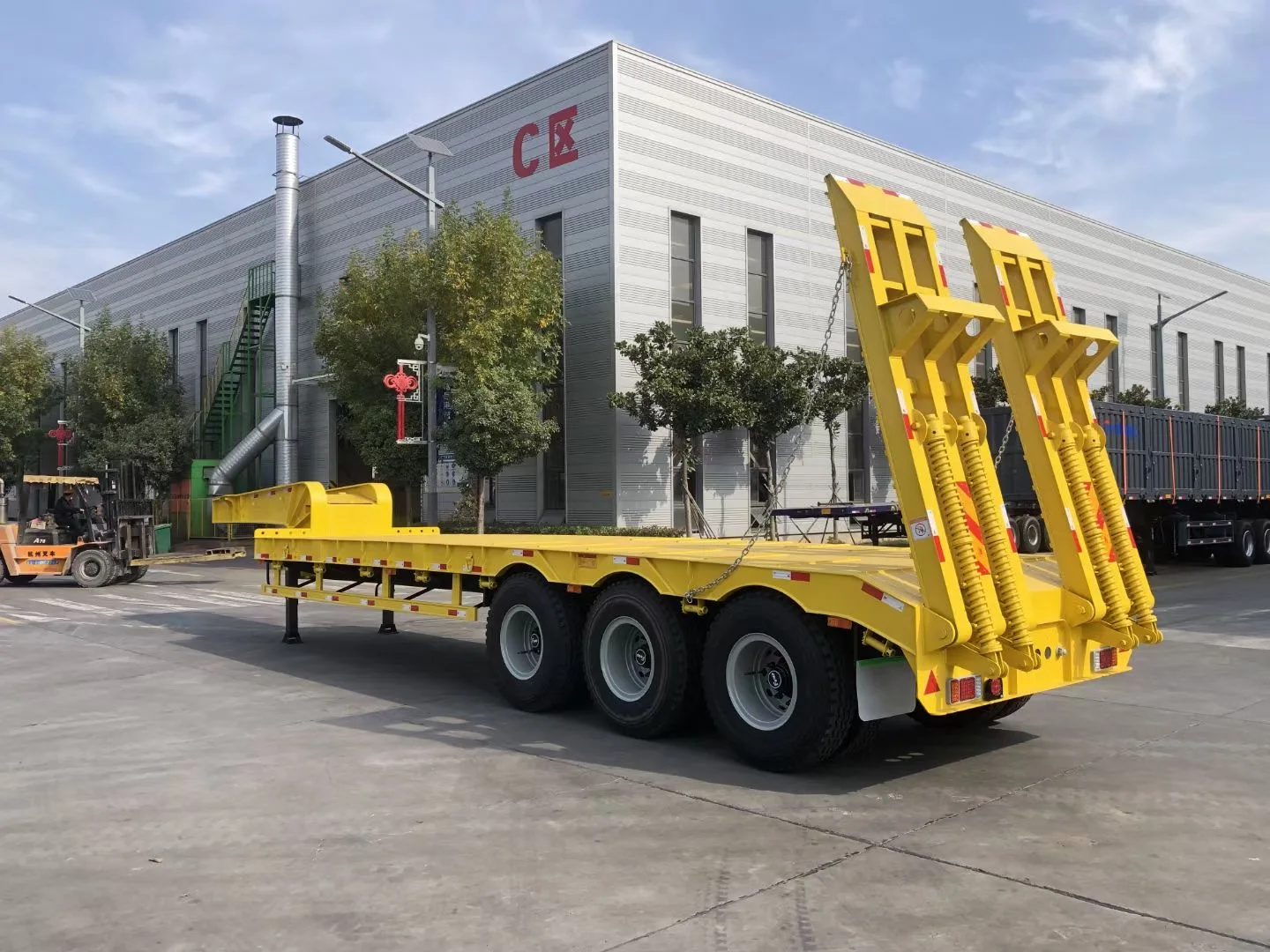 60-150 Tons 3 4 axles tractor excavator heavy duty lowbed Semi truck trailer and low loader lowboy Semi truck trailer