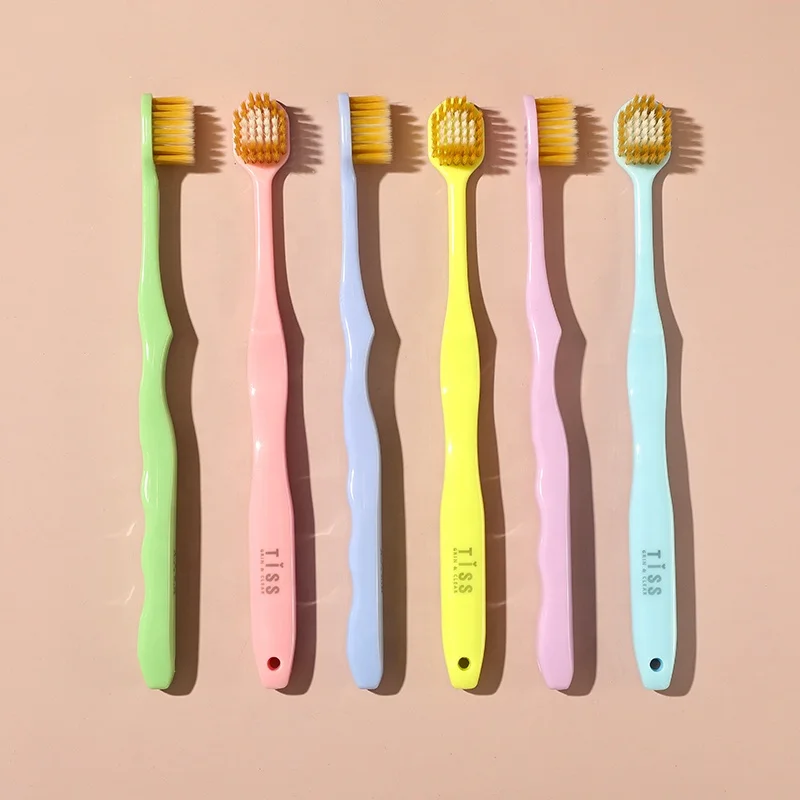Plastic adult toothbrush and toothpaste inside wholesale disposable toothbrush