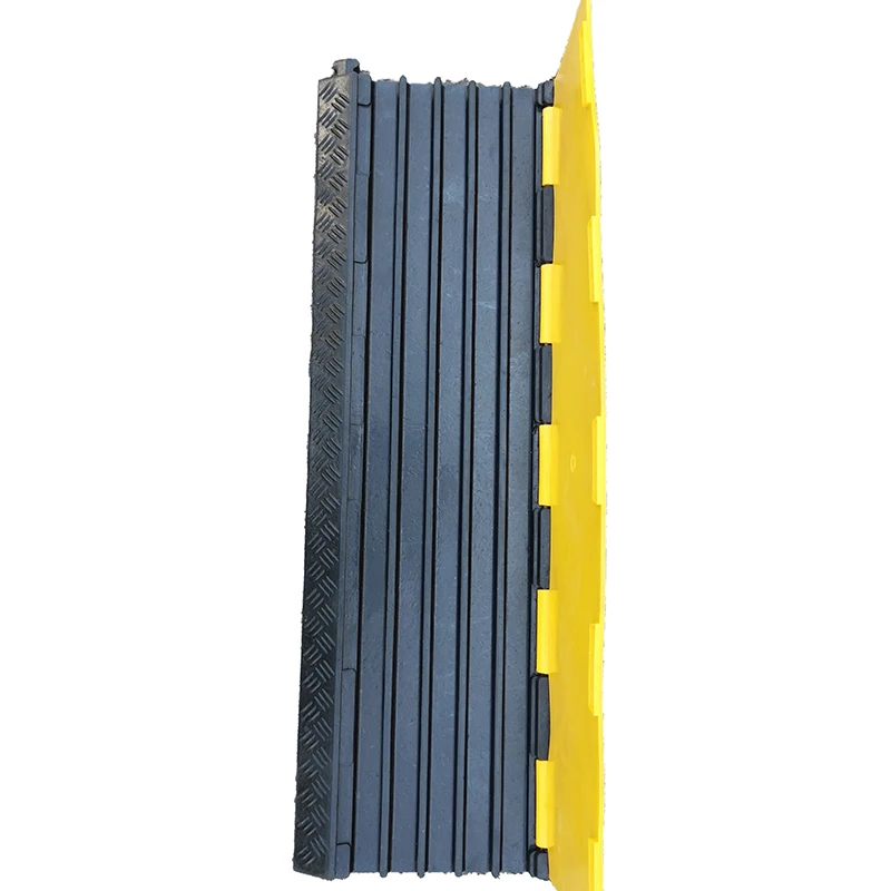 Пятиканальный защитный кабель резиновый лежа