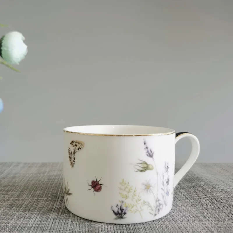 Personalized Gold Rim Coffee Cup Set Luxury Fine Bone China Flat Ceramic Tea Cup Saucer Set