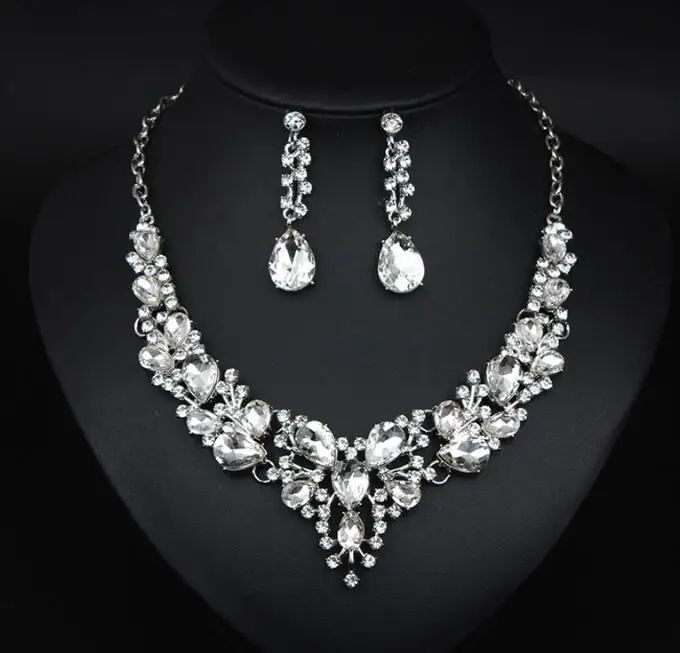 Hot Selling Europe And The United States Fashion Bride Wedding Crystal Traditional Necklace Set Latest Pearl Jewelry Sets