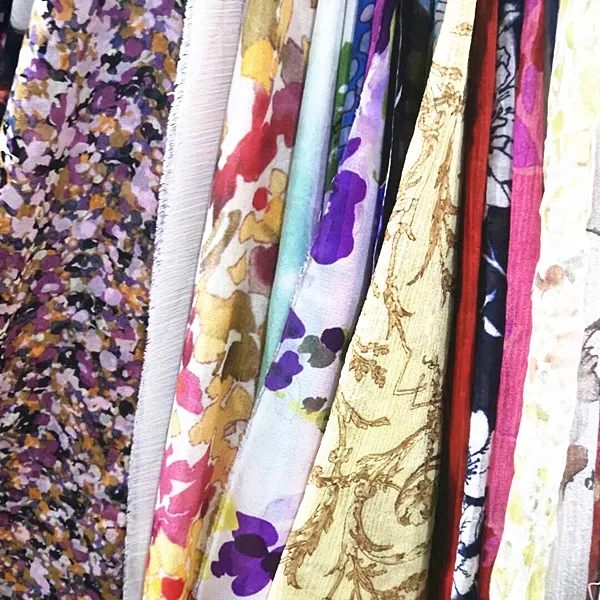 silk like chiffon /Poly material  printed woven chiffon fabric