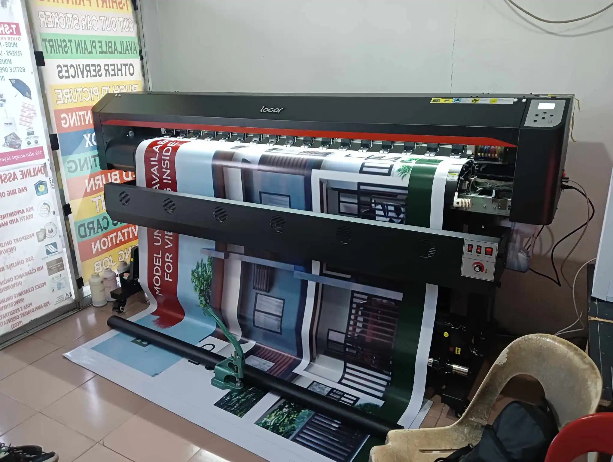 Известный бренд Locor impressor de banner grande formato 1 8 m/6 pes com cabecote XP600 в Анголе