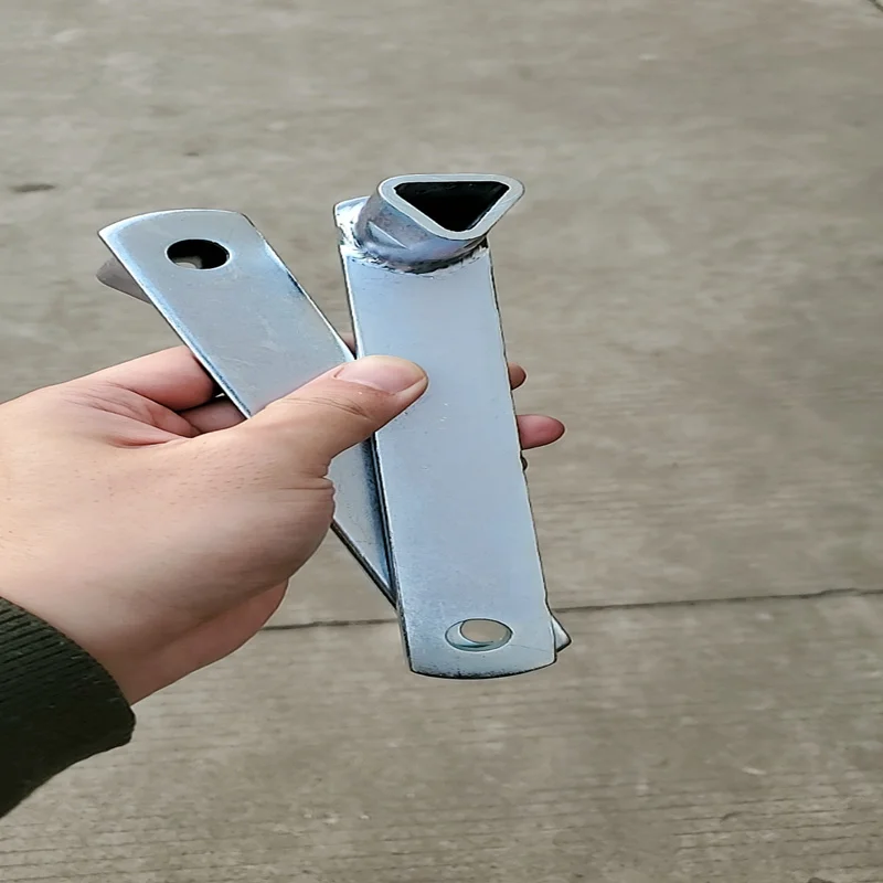 Multi Quality Factory Customized Flat Steel Galvanized Metal Triangular Key Welded Aluminium Bollard Key for Barrier Posts