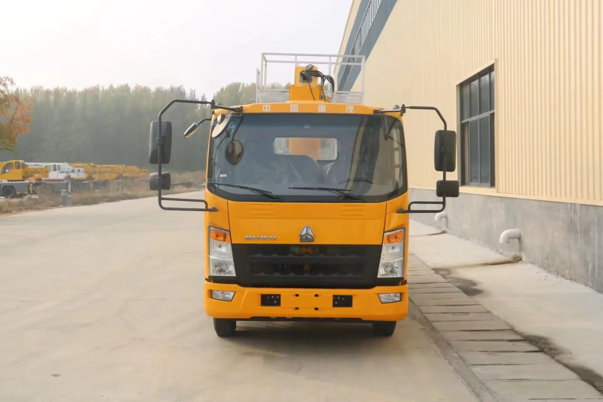 Sinotruk HOWO  Light truck crane High-altitude operation trucks High-altitude operation trucks