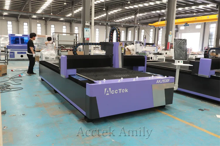 Acctek 1530 CNC Laser Cutting Equipment Using Nitrogen Oxygen or Air Cut CS SS with Raycus IPG Laser Source