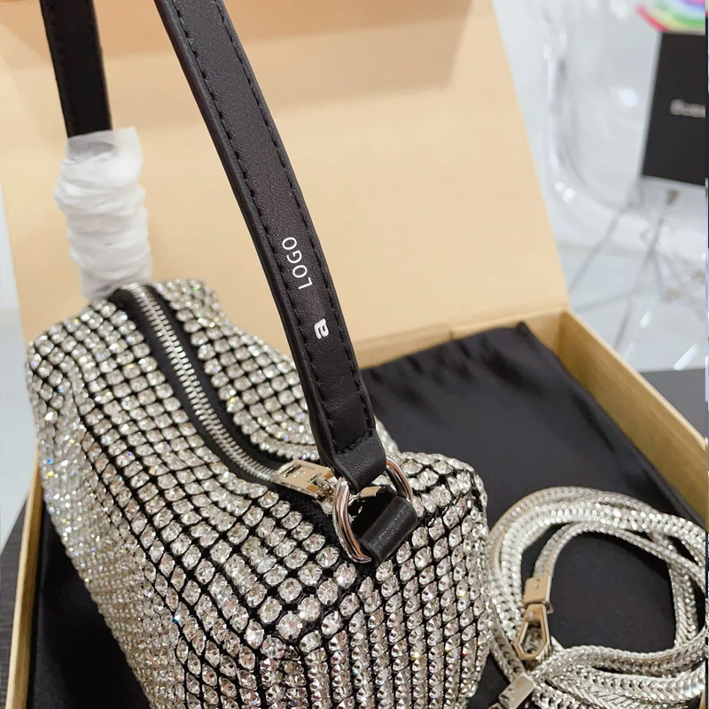 Diamond Diamond Bag Shiny hand crossbody bag physical super flash bing delivery chain