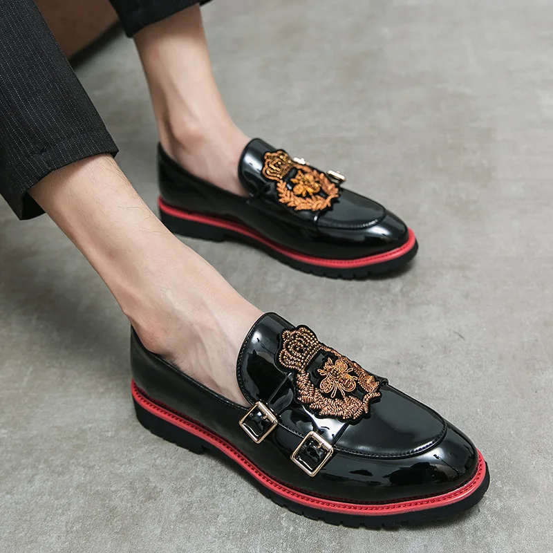 Trendy embroidered loafers men shoes hot sellers large size leather shoes 38-48