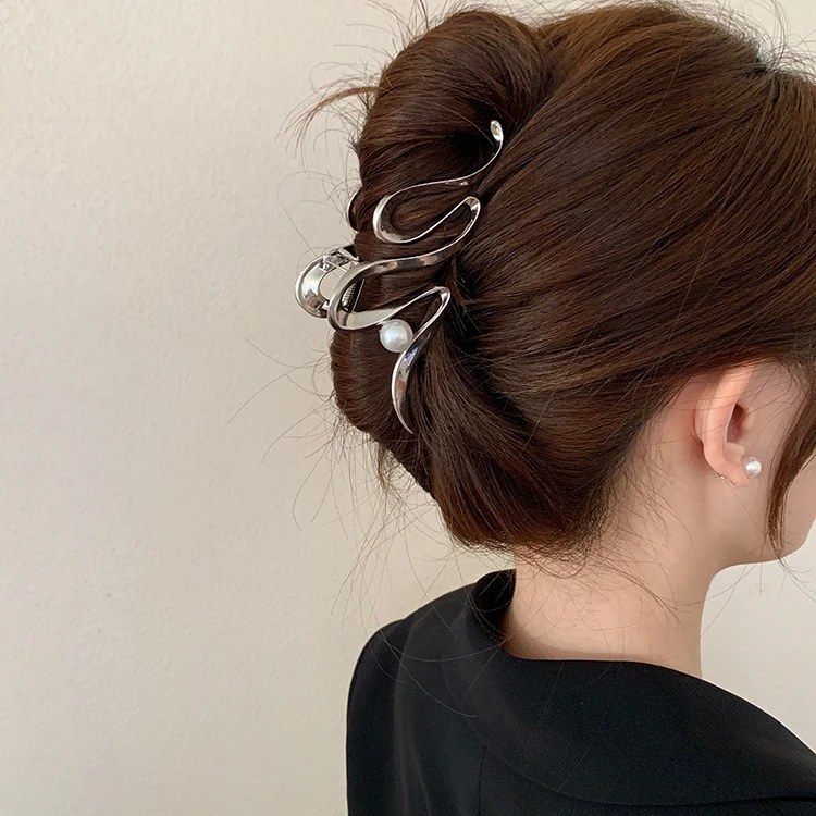 New Heavy Hair Back Head Doing-up Hair Shark Clip Headwear Hair Clip Oversized Sculptural Metal Gold Plated Pearl Wave Grab Clip