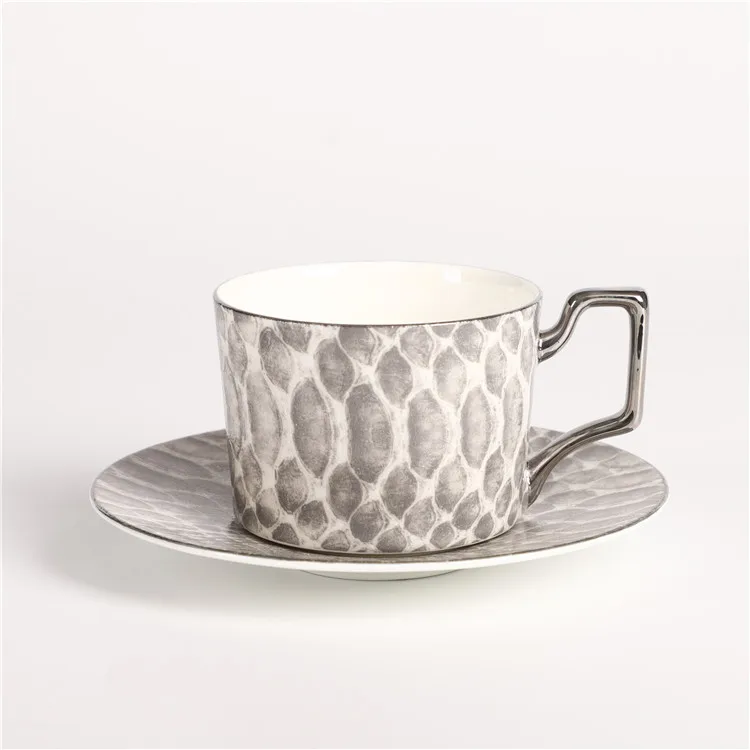 Low MOQ pink color gold rimmed cappuccino coffee cups / wedding cup saucer set