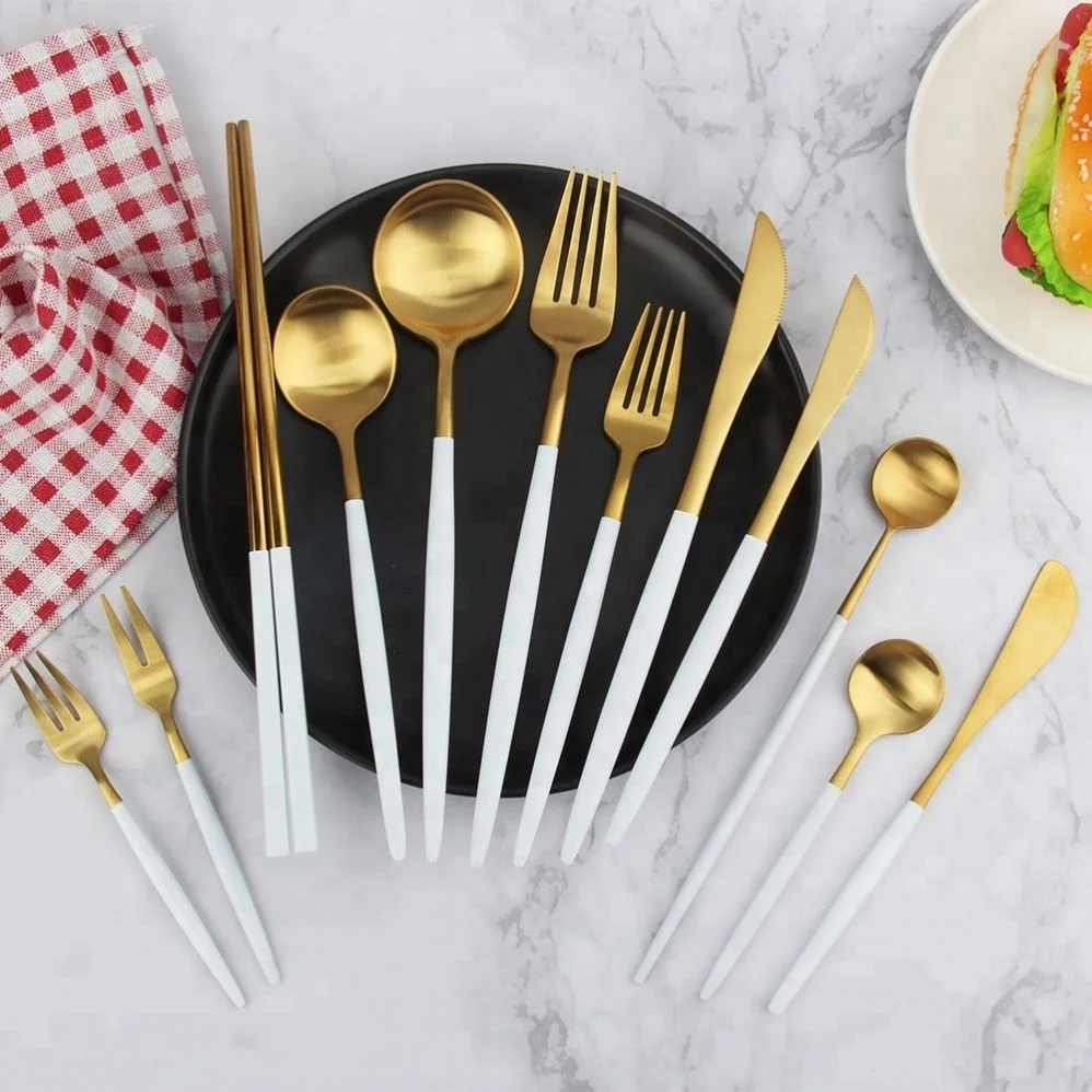 Western Royal Gold Cutlery Set Stainless Steel Flatware Spoons Forks Knives Wedding Party Tableware Matte Silverware Set