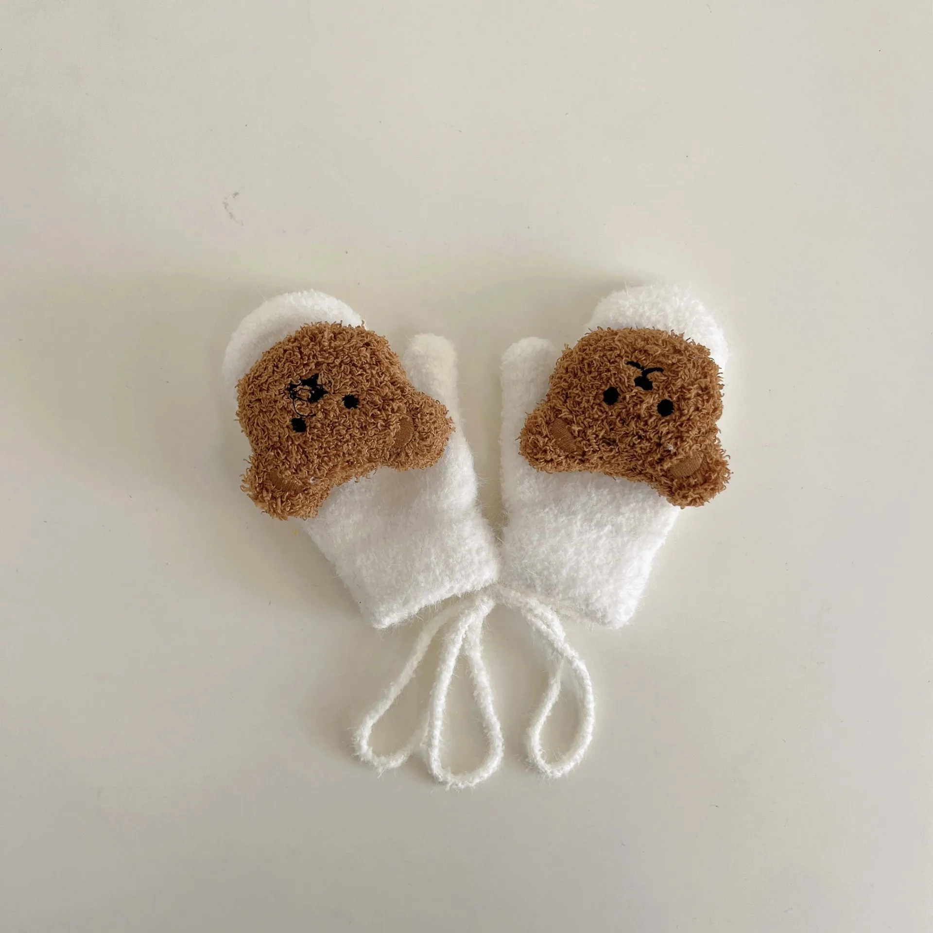 Kids 1-4T Teddy Velvet Embroidery Bear Winter Warm Gloves Plush Different Color Knitted Mittens Gloves With Rope For Toddle