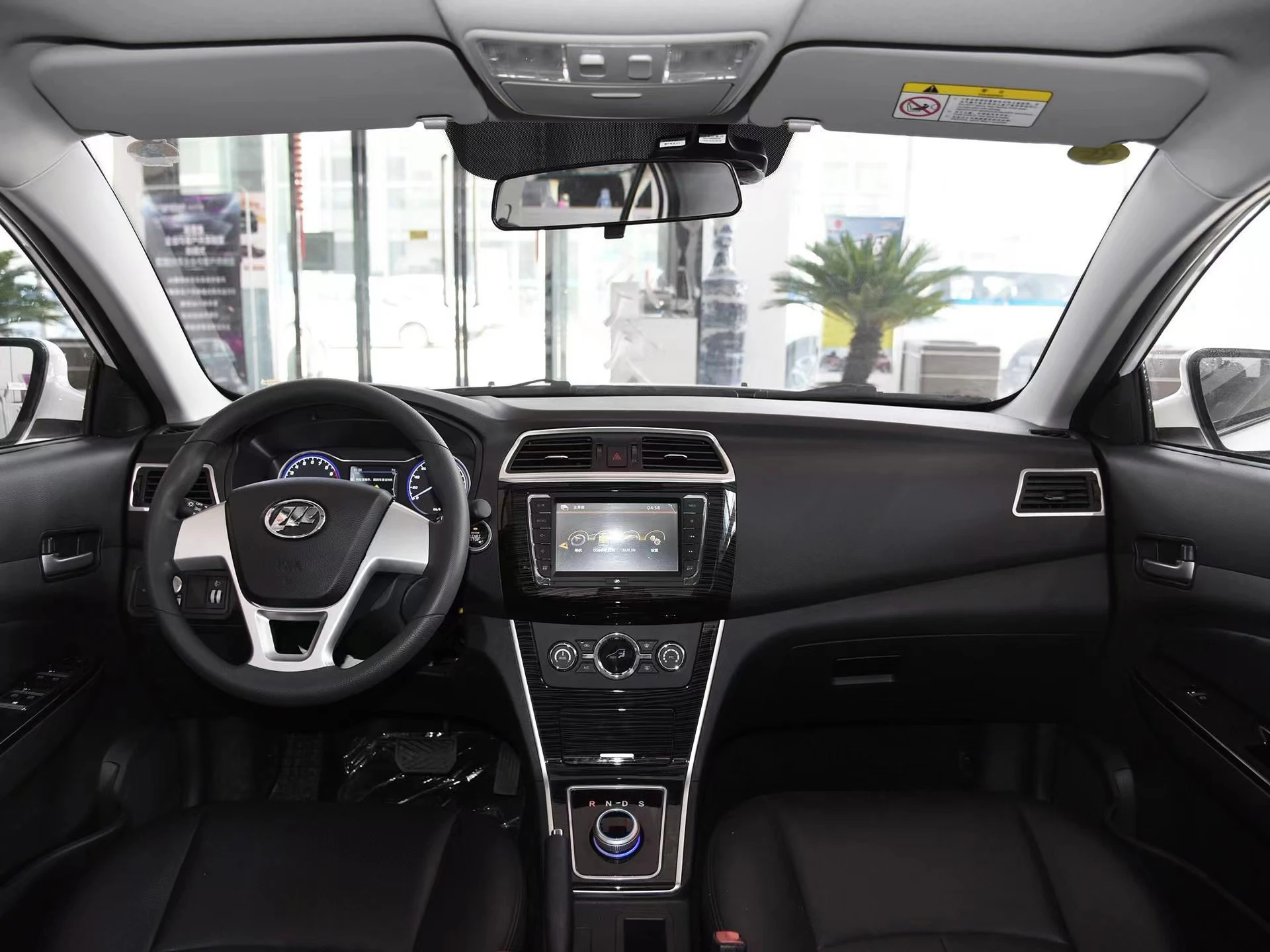 2018 adult second-hand car Lifan 650EV compact model pure electric cruising range 305km airbag