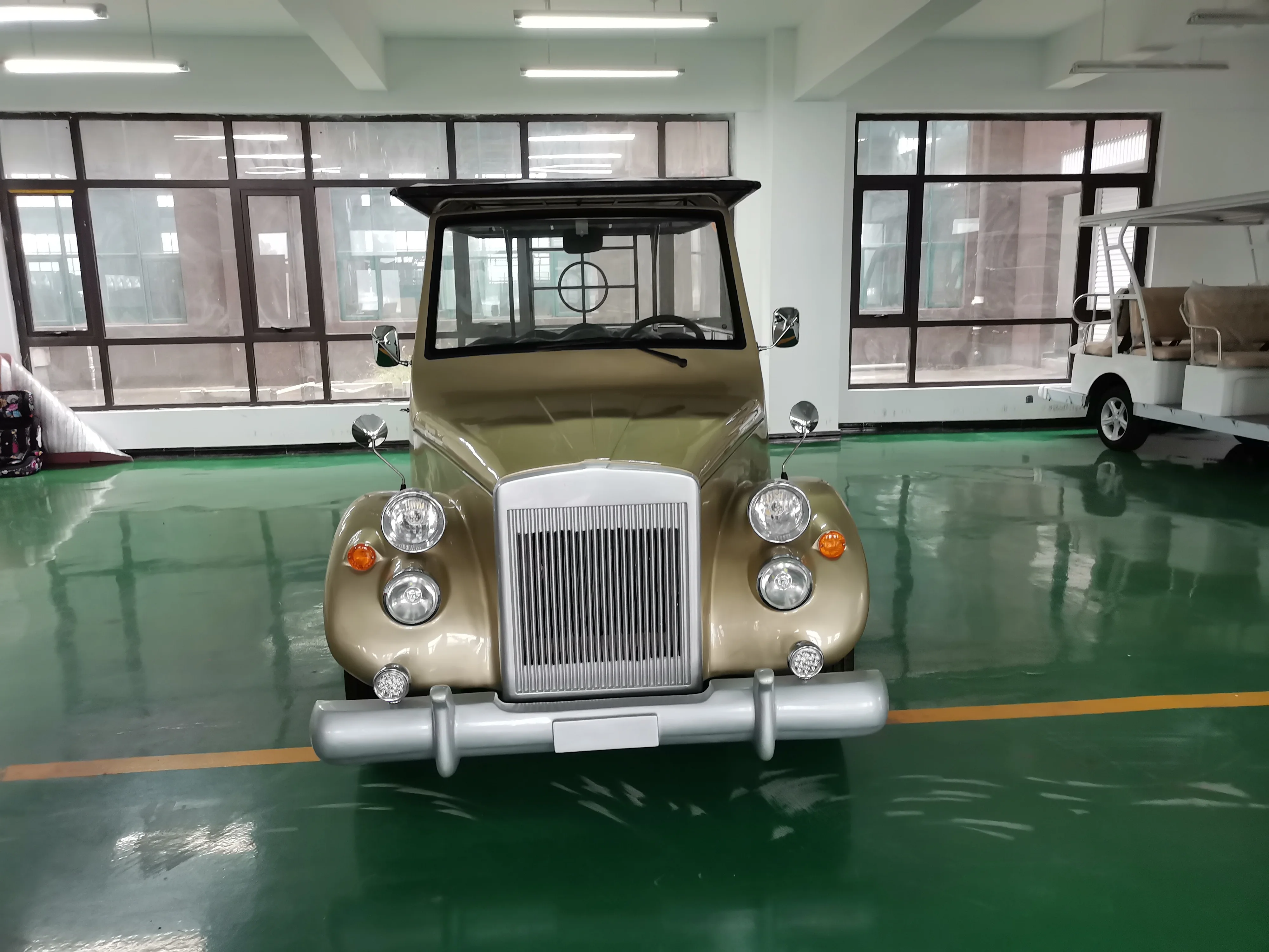 scenic spots hot selling tourists open electric sightseeing hop on hop off bus