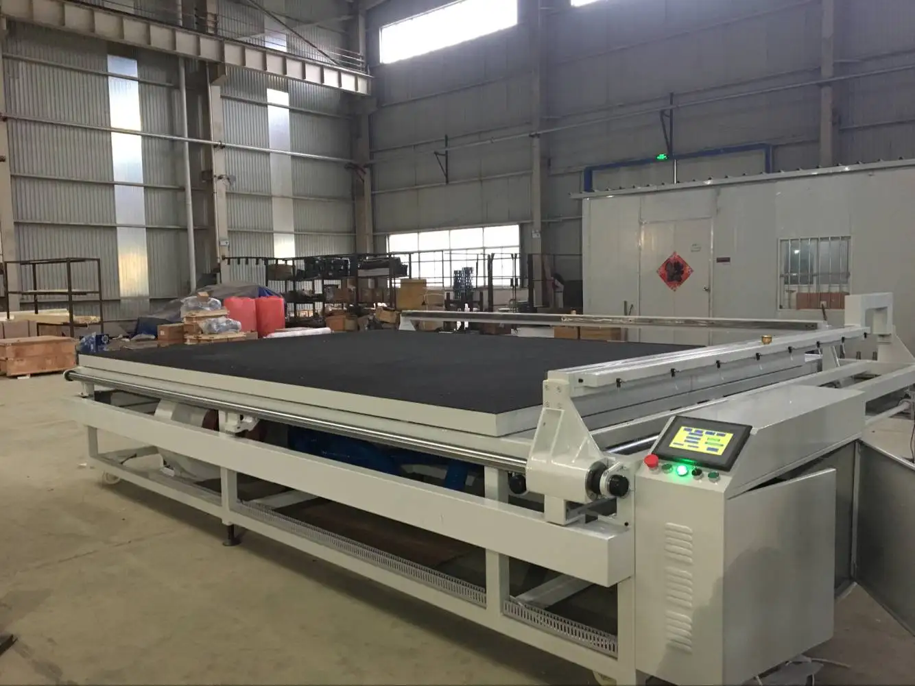 X-Y bridge type semi-automatic glass cutting table