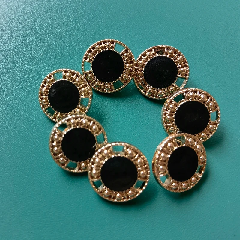 High quality factory wholesale metal bow pattern buttons sewing fashion circular paint ed golden button down shirt men