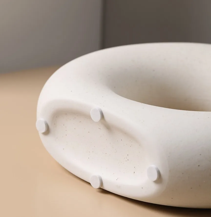 Hot sale Creative living room unglazed vase table decor vase donut shape ceramic bouquet vase