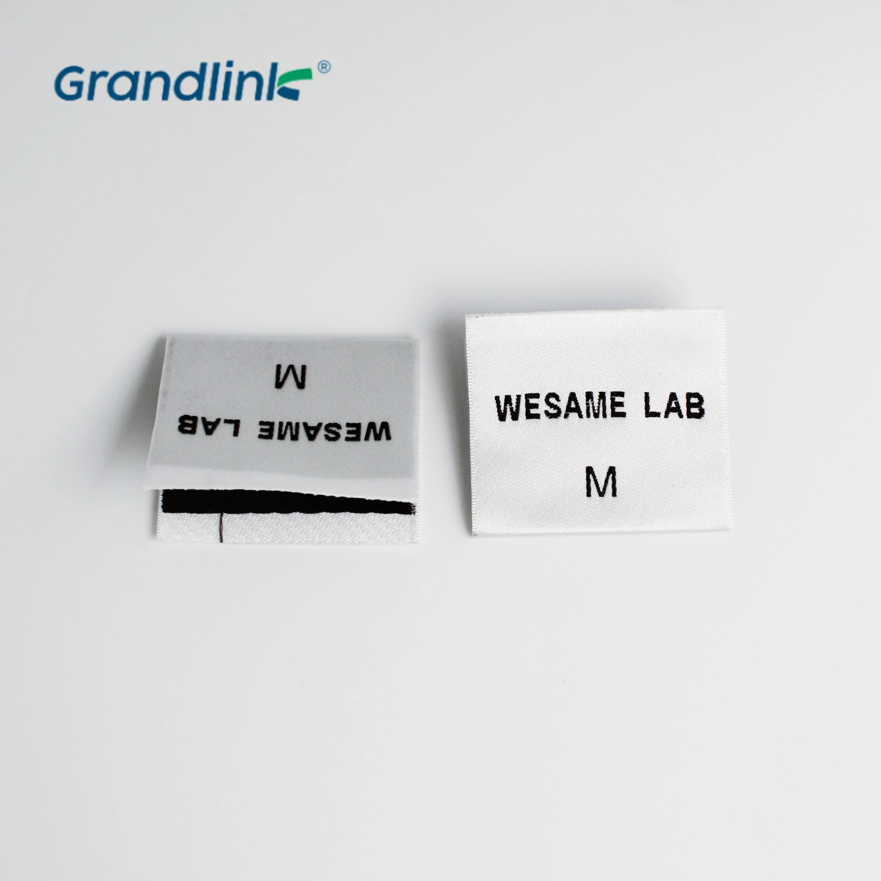 Fashion Good Quality Custom Logo Polyester Woven Clothing Labels Garment Woven Labels