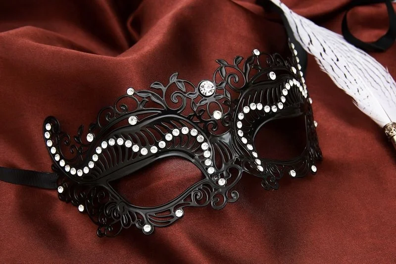 044B New Fashion Women Carnival Masquerade Shape Lace Coated Metal Face Party Fun Real Human Mask