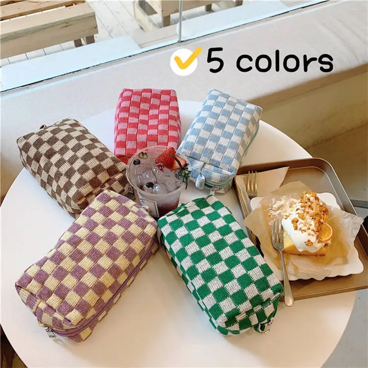 Korean ins knitted checkerboard makeup bag contrast wool lattice storage and finishing bag student pen bag