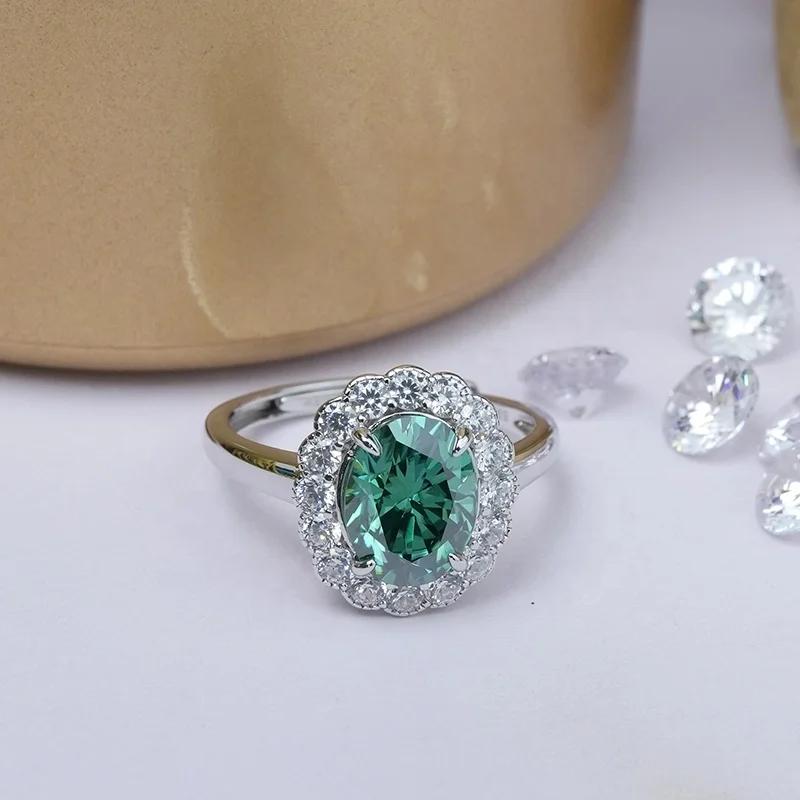 Luxury Fine Jewelry 925 Sterling Silver Classic Gemstone Ring with Emerald Oval Moissanite Trendy Pattern