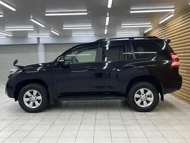 Used TOYOTA LAND CRUISER PRADO SUV AUTOMATIC AND MANUAL left hand drive and right hand drive available