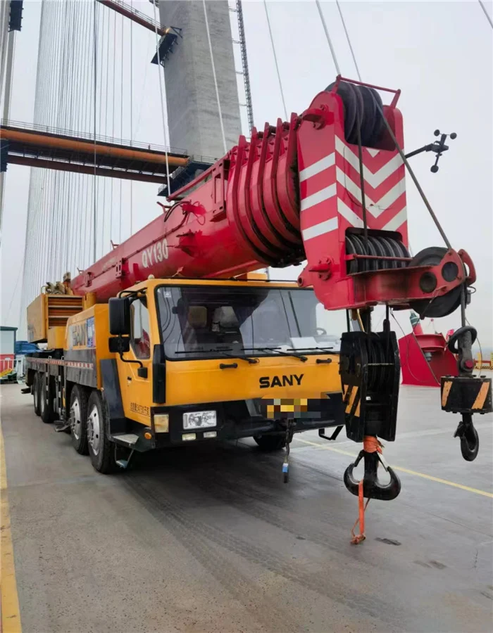 All terrain crane sany 130t crane year 2012 used sany SAC1300t stc1000t7 stc1000t6 stc800t6 stc550e5 crane for sale