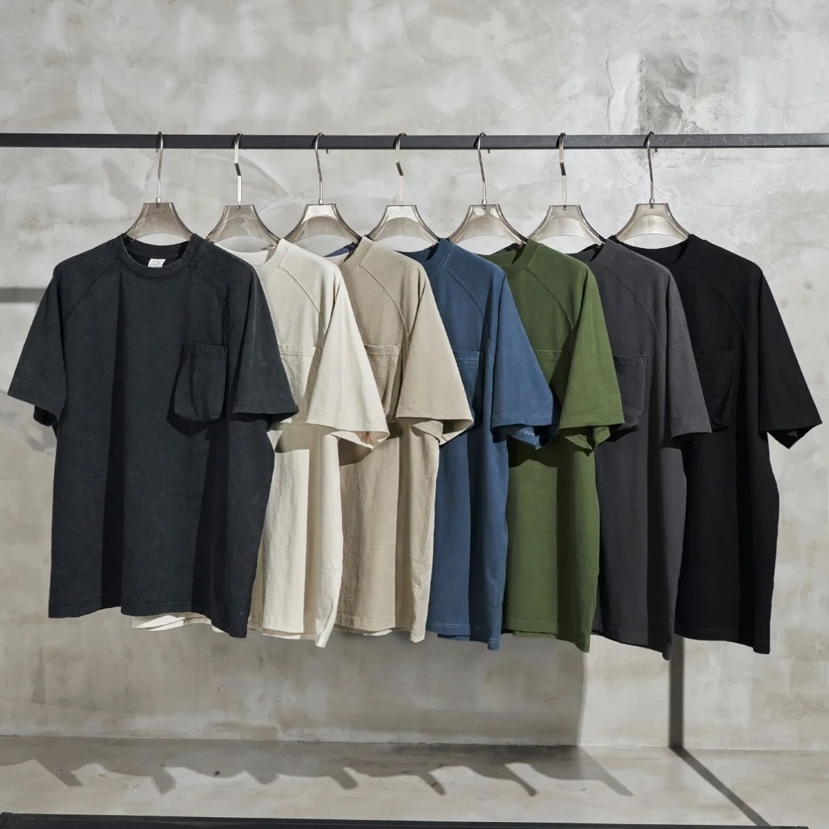 High Quality OEM 310gsm 100% Cotton Heavyweight Custom Printed Plain Raglan Sleeve T Shirt Graphic T-shirts with Pocket