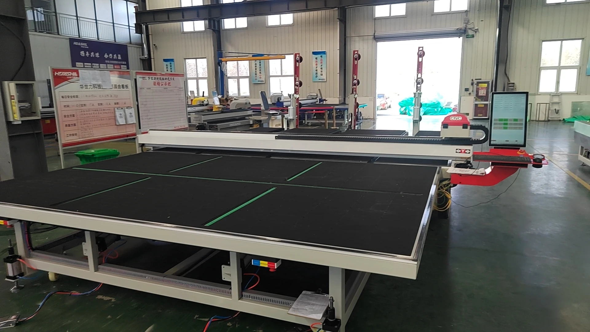 New Automatic Tilt Table Cutting Construction Easy-to-Operate Air-Floating Glass Breaking Fitting PLC Motor Manufacturing Plants
