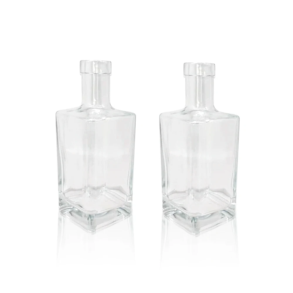 750ml 700ml Square Glass Liquor Bottles for Vodka Gin Brandy Whiskey Tequila Rum Mezcal with Cork and Screw Cap