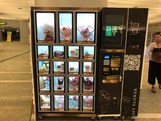 Онлайн-автомат для продажи свежих фруктов салатов тортов 24 часа в сутки