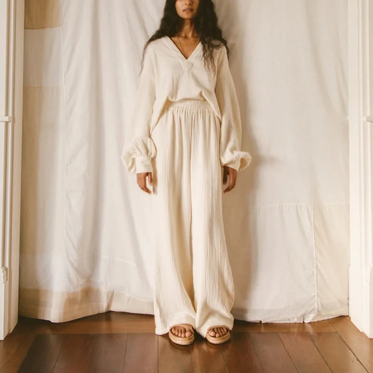 OEM Factory Home Lounge Wear Cozy Ivory Relaxed Loose Fit Pleated Cotton Gauze Deep V Neck Two Piece Pants Set 2 Piece Set Women