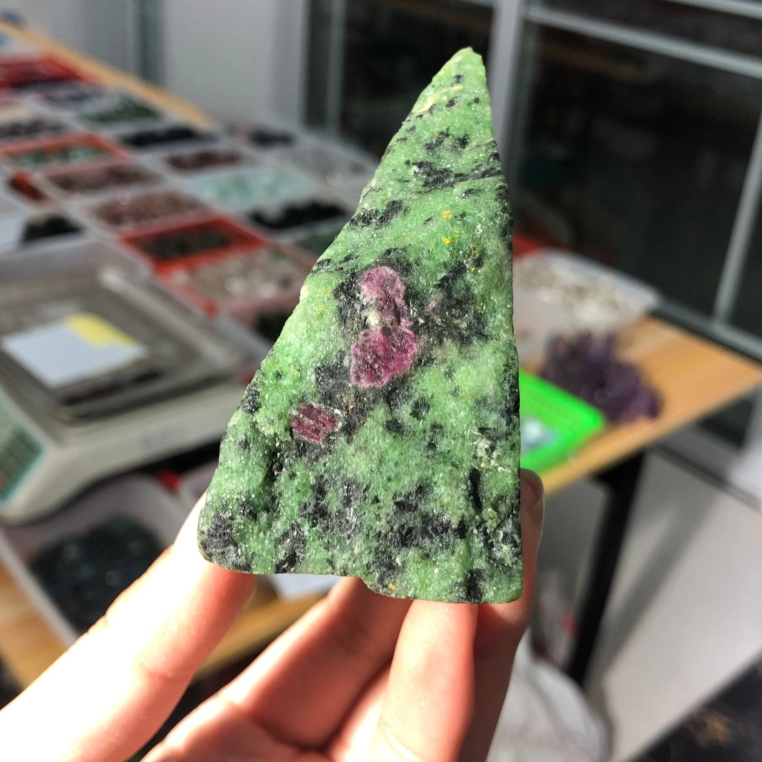 Hot Sale Natural Crystal Rock Raw Quartz Mineral Specimens Ruby Zoisite Healing Crystal