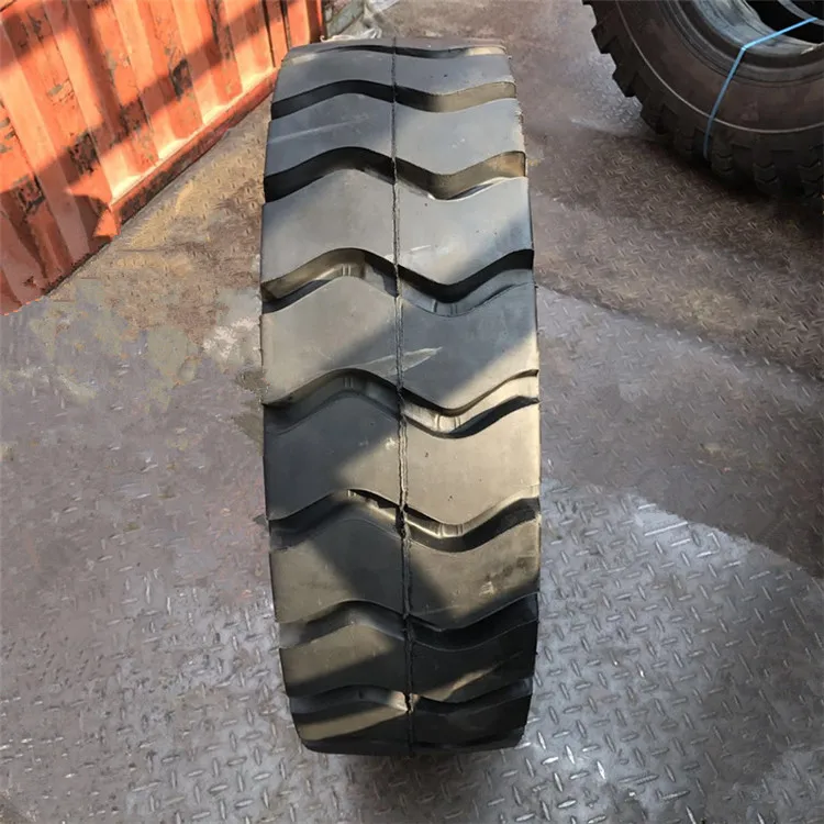 high quality solid tires for forklift  8.25-16 20.5-16 16/70-20 16/70-24 17.5-25 23.5-25