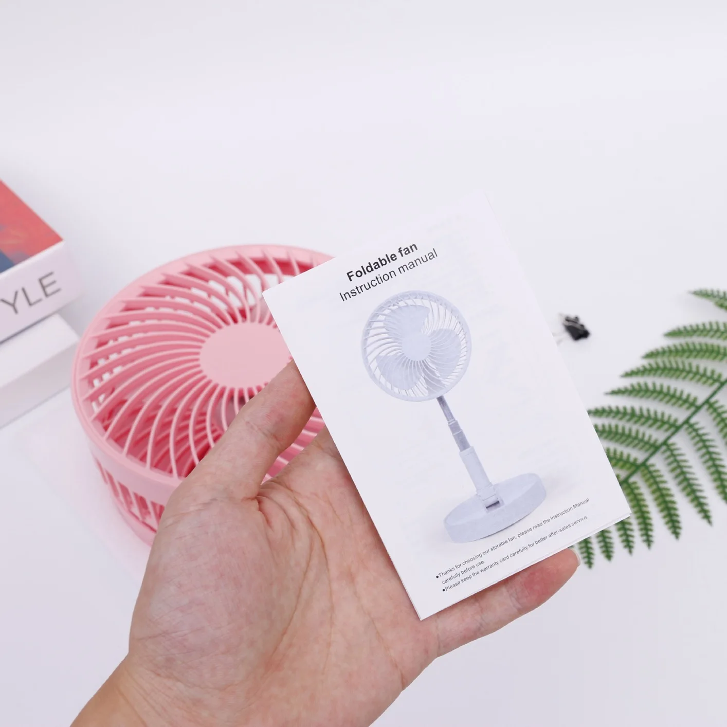New USB folding fan portable mini fan desktop retractable vertical fan rechargeable fan factory low price wholesale