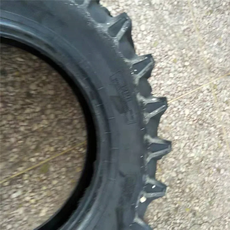 Agricultural tyres 8.00-18 with R-1 pattern