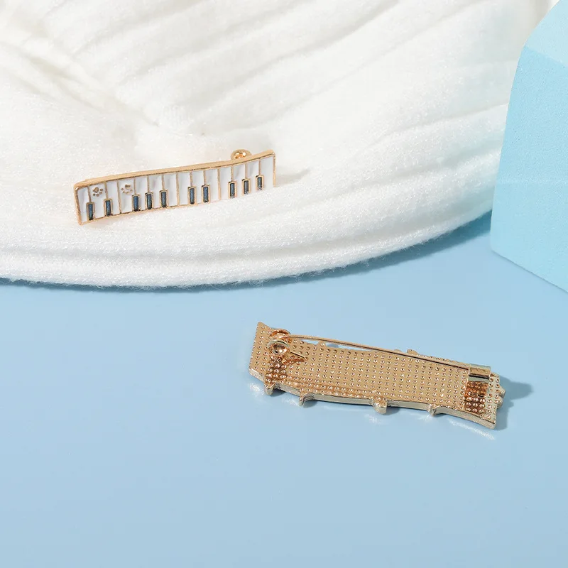 Cartoon Cute music note lapel pin gold Piano Notes Little Cat Lacquer brooch enamel pin