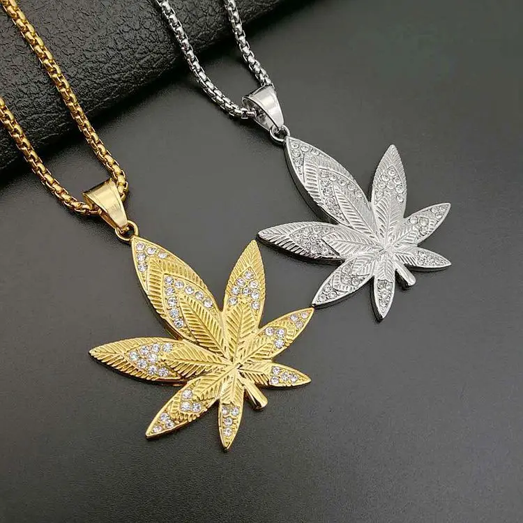 Hot Selling Hiphops Micro Pave Diamond Hemp Leaf Necklace 316L Stainless Steel Maple Leaf Pendant Necklace