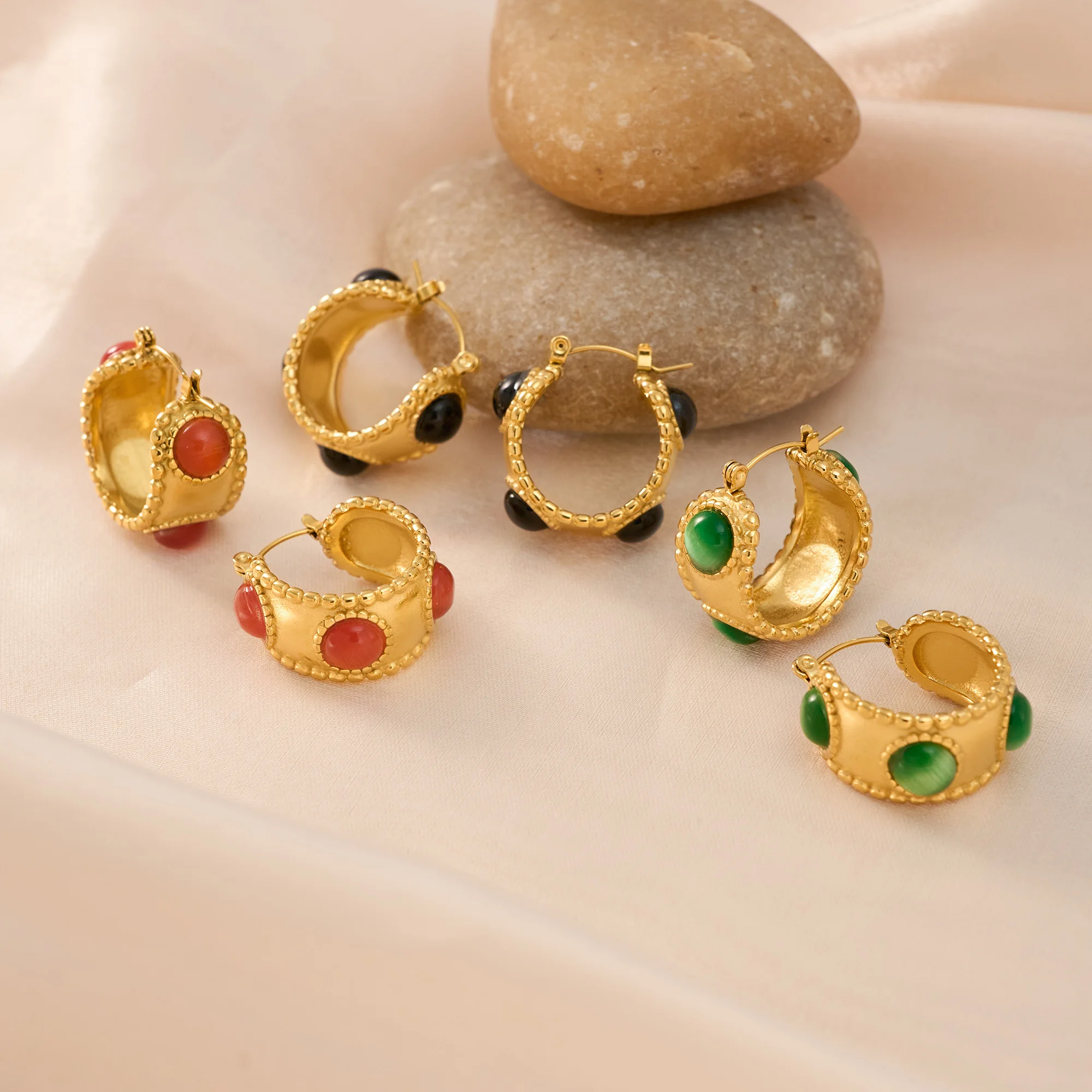 Dazan NEW Winter INS 18k Gold Plated Hypoallergenic Stainless Steel Vintage Red Green Dirp C Hoop Snap Earrings For Mom Gift