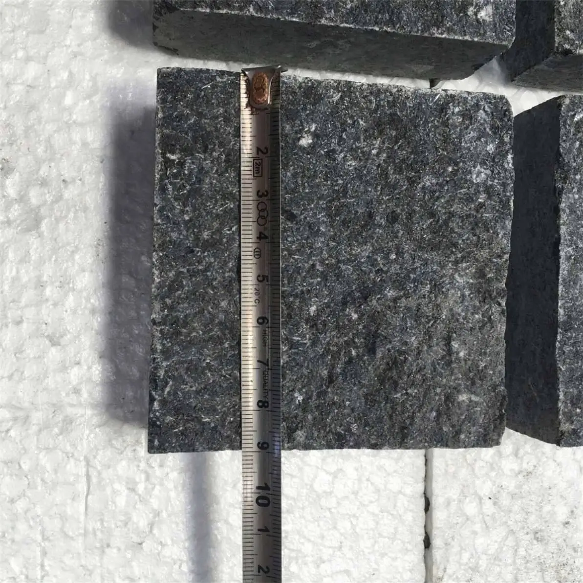 54x54cm Cobble Stone Natural Split Absolute Black Stone Pavers Outdoor Five Sides Natural Mesh Paver Suitable for Driveways