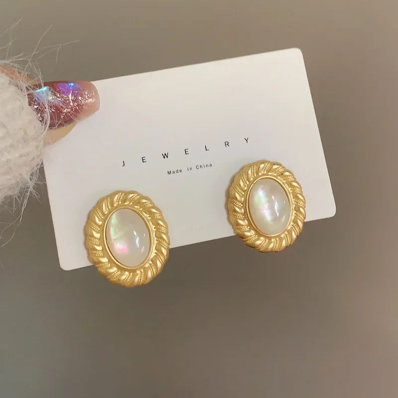 Autumn Winter Newest Exquisite Design Korean Temperament Simple Oval Geometric Niche Style Internet Celebrity Earrings